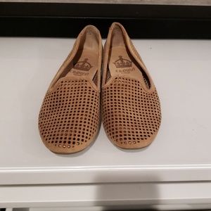 Crown Vintage tan flats